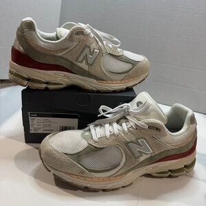 New Balance 2002R, Men’s 12, Pre-owned in damaged box